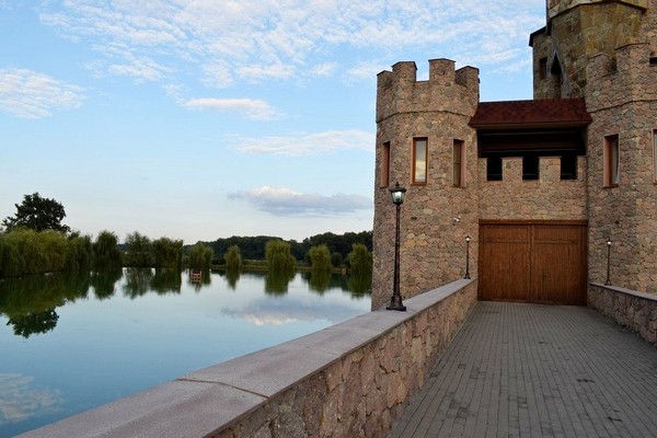 Панорамный вид на винодельню Шато Эркен